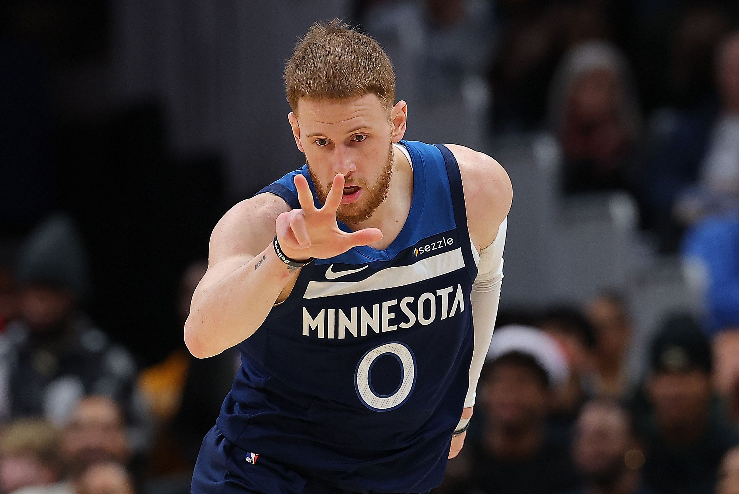 竞技宝电竞-迪温琴佐：我爱锡伯杜教练，但在NBA被交易和被解雇都很正常