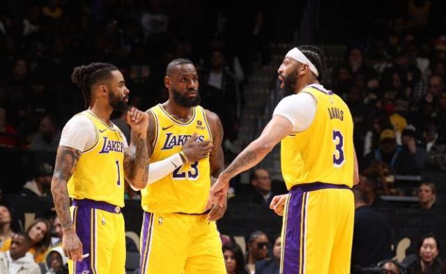 竞技宝平台-湖人引援不力重蹈覆辙？詹眉休赛期悲喜两重天