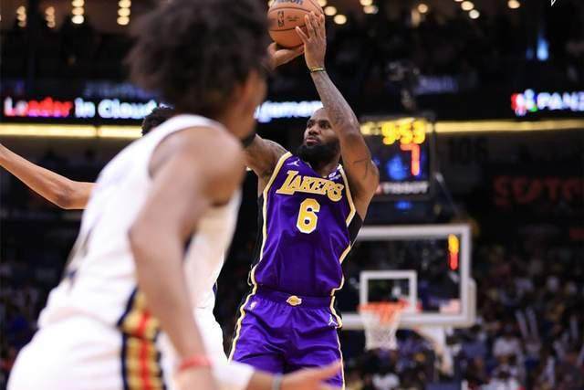 再遇里程悲！詹姆斯空砍39分湖人附加赛席位不保