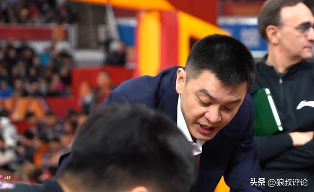 竞技宝App-4连败跌出季后赛区域排名！杨鸣：每到单外援时我们都会有些问题